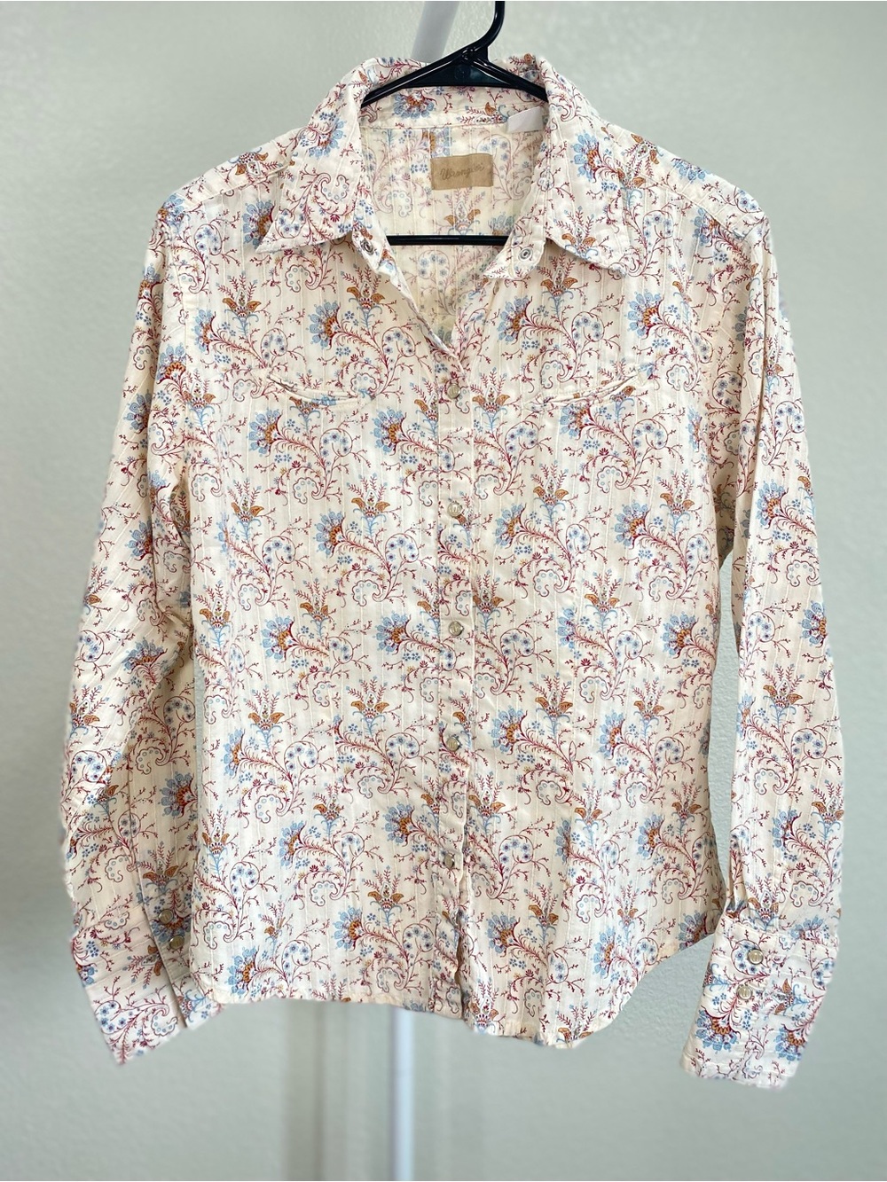 Wrangler Women’s Western Long Sleeve Button-down Paisley Print Shirt